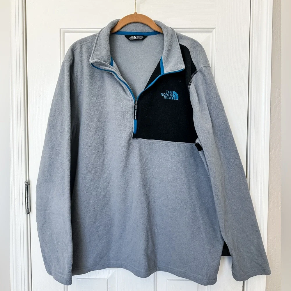 The North Face Men’s Gray/Black Fleece Pullover - Size XLarge